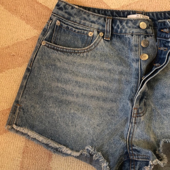 Cut off denim shorts - Picture 4 of 4